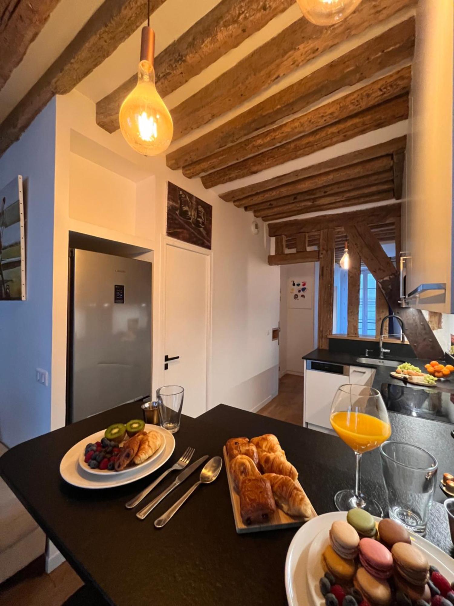 Appartement A Saint-Paul En Plein Coeur Du Marais 4 Pers パリ エクステリア 写真